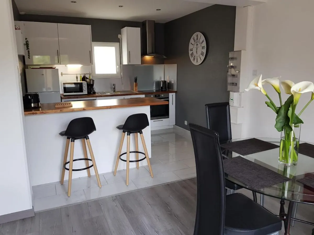 Agréable maison neuve, 5 personnes, piscine hors-sol privée du 15 juin à mi-septembre Moëlan-sur-Mer Francia